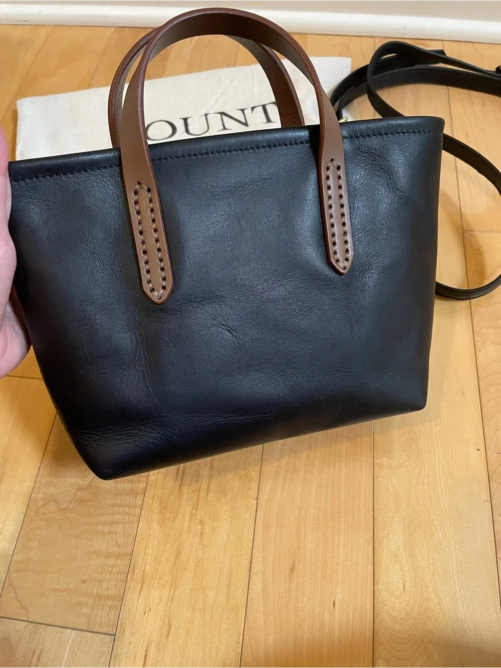 FOUNT Bellfield Crossbody